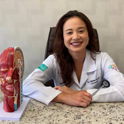 Dra. Jullyanna Shinosaki - Neurologista